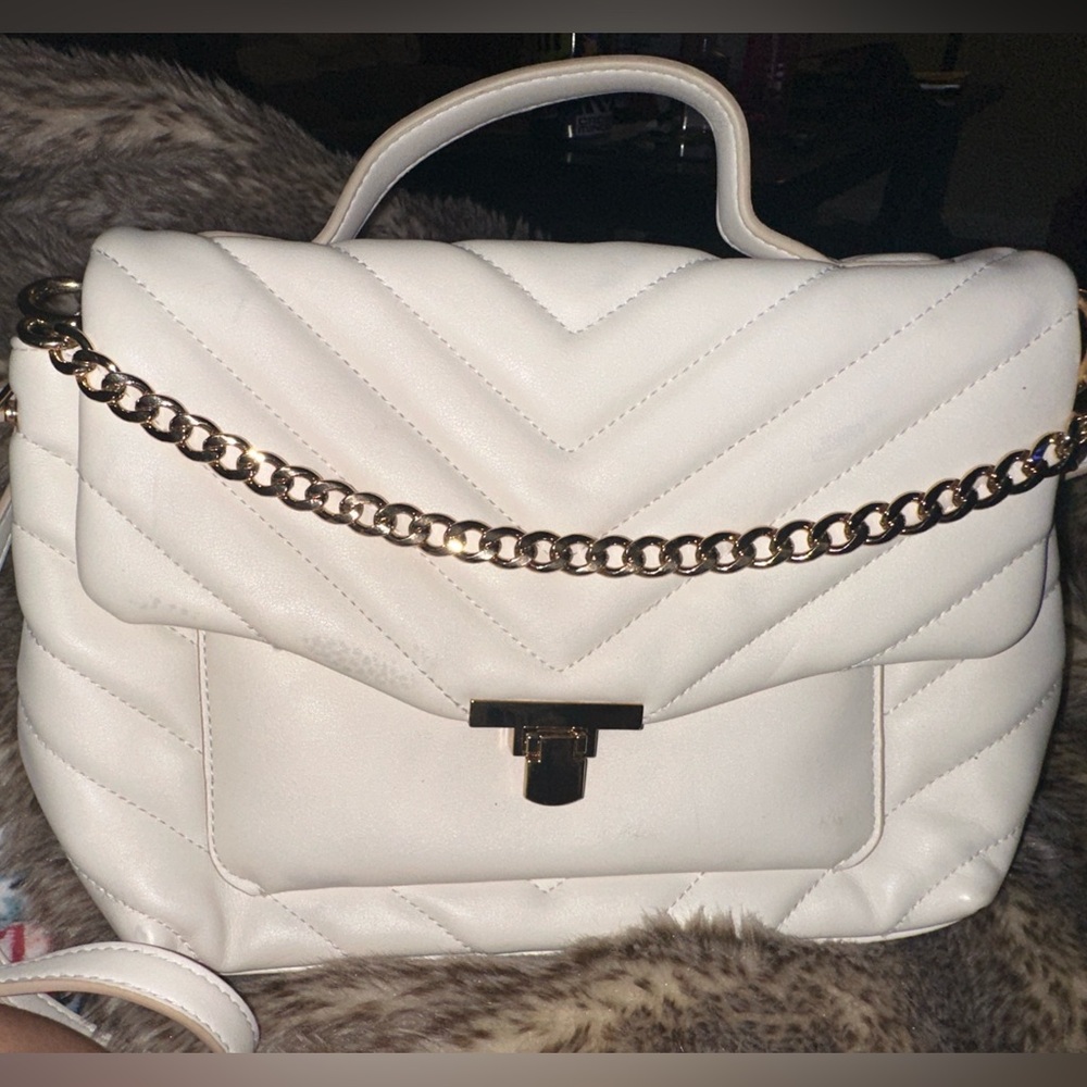 White Quilted Chain Crossbody Bag